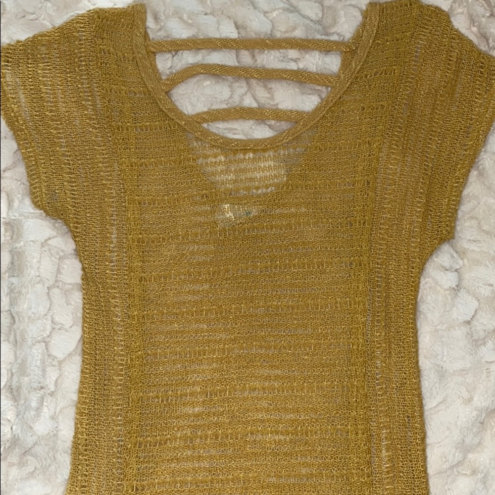 Threads knit top